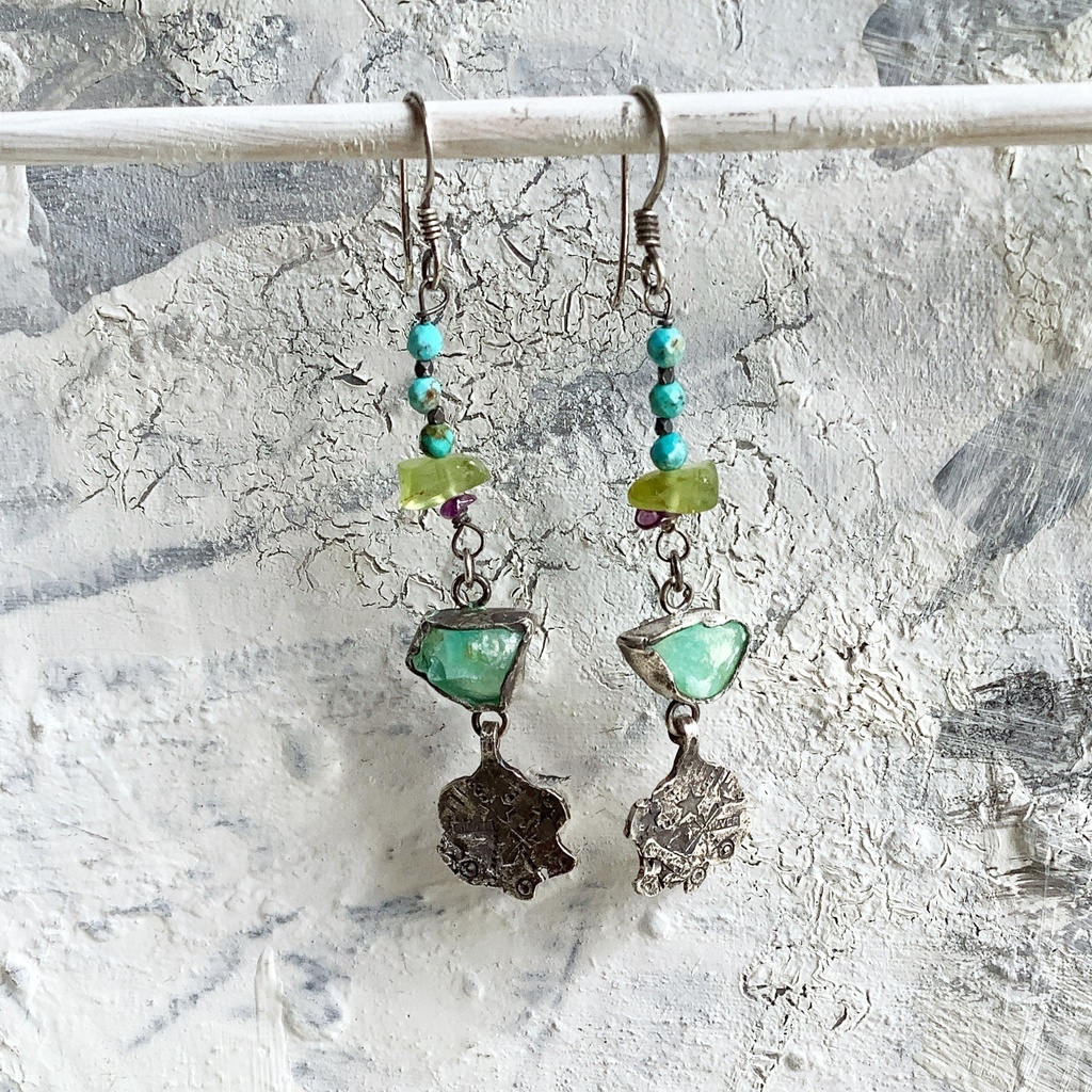 TT原石&ビーズ 揺れるピアス ブルーオパール