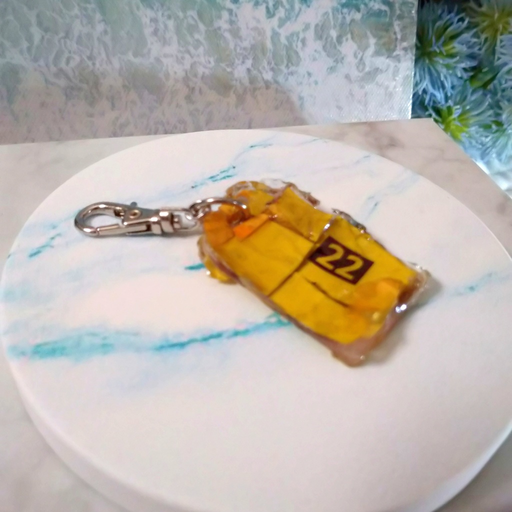 感熱紙で作られたキーホルダー