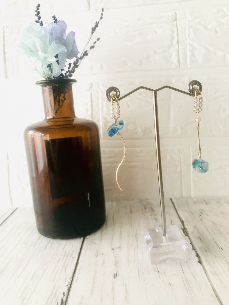 鉱石イヤーアクセ