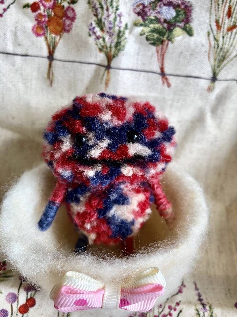 羊毛フェルト&毛糸 ぽんぽん坊やとリボンかご