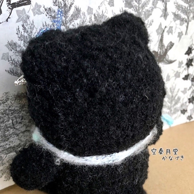 紺碧花かざりのくろくま