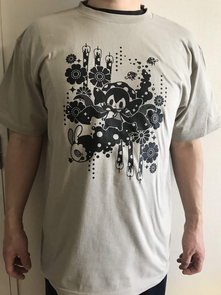 お菓子の魔女柄Tシャツ