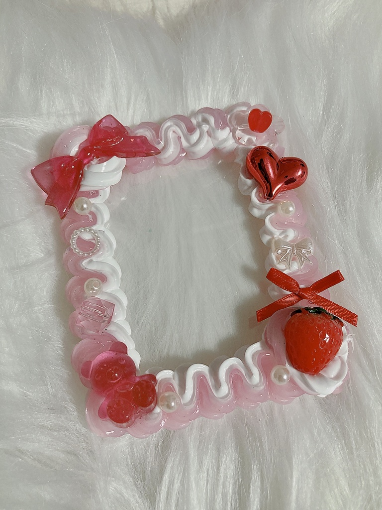 【B8】ホイップデコ　いちごクリームラテ