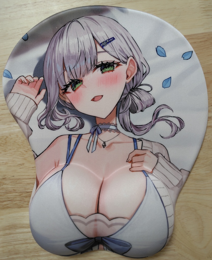白銀ノエルC107おっぱいマウスパッド