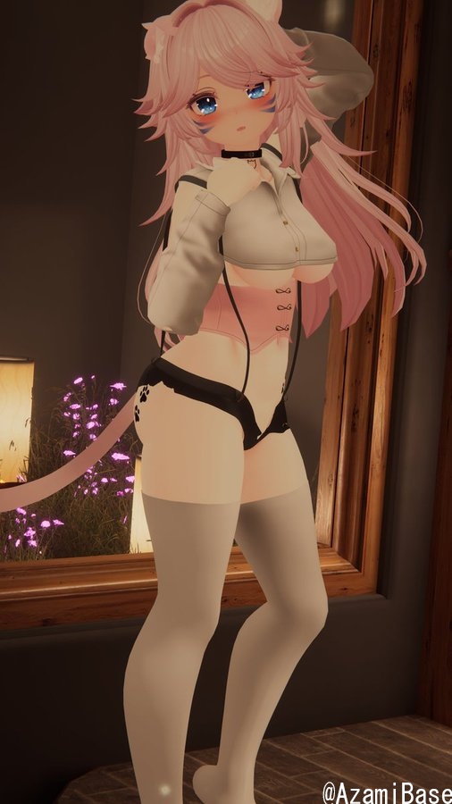 ストラップ付きの衣装 (costume with straps)