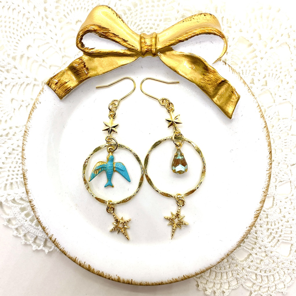 『異端の鳥』イメージイヤーアクセサリー