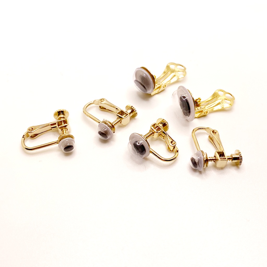 『エブリシング・エブリウェア・オール・アット・ワンス』イメージピアス・イヤリング