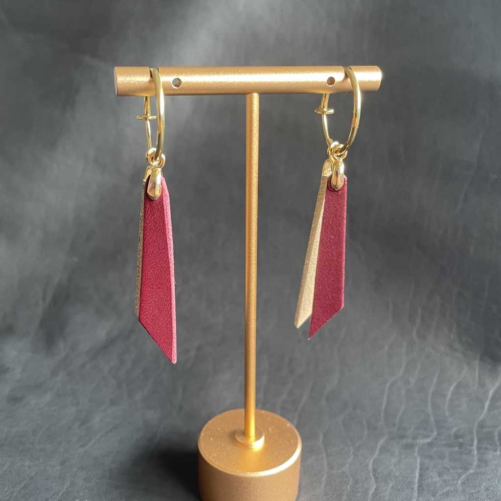 ぐるぐる回るいたずらっ子の耳飾り【イヤリング】【メッキゴールド】