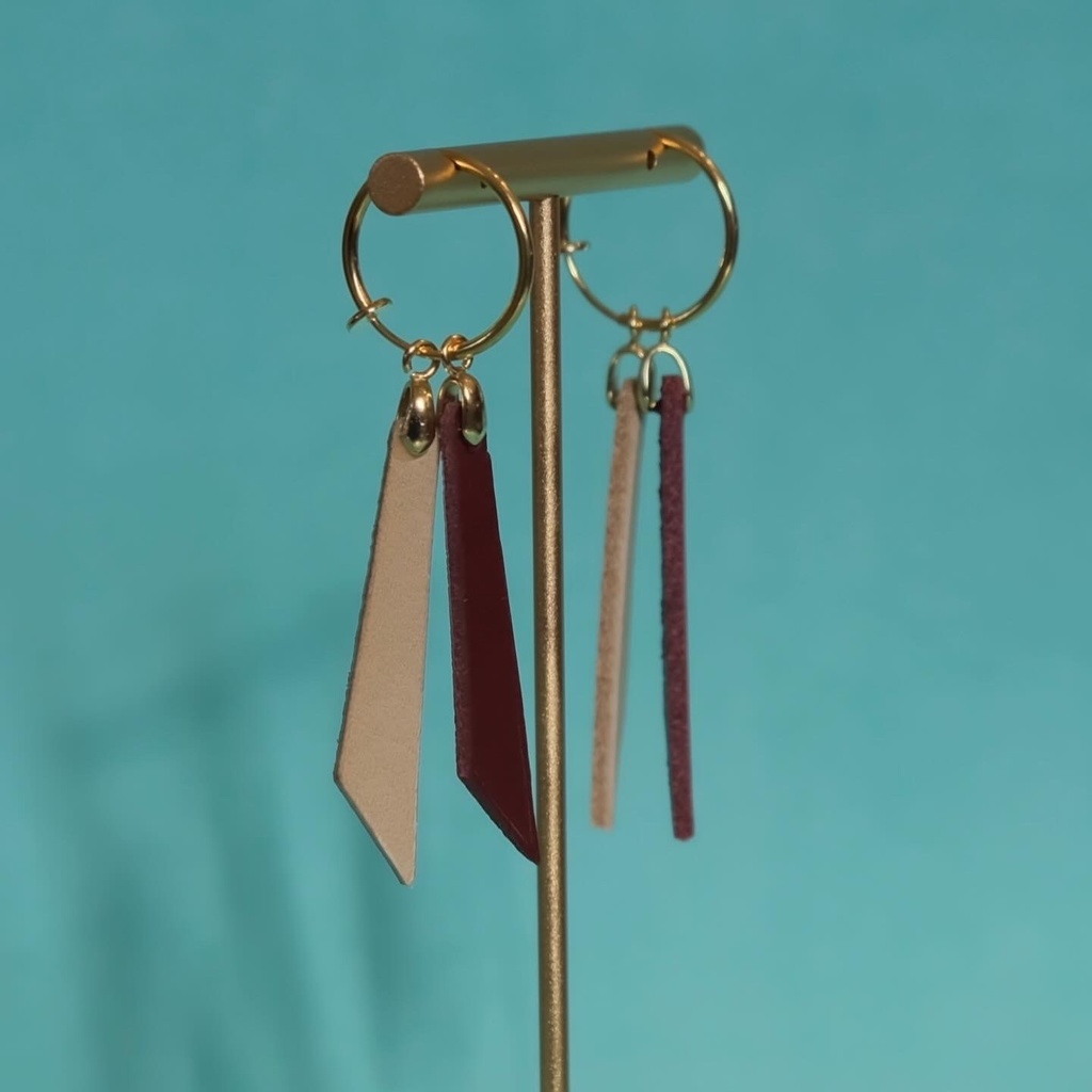 ぐるぐる回るいたずらっ子の耳飾り【イヤリング】【メッキゴールド】