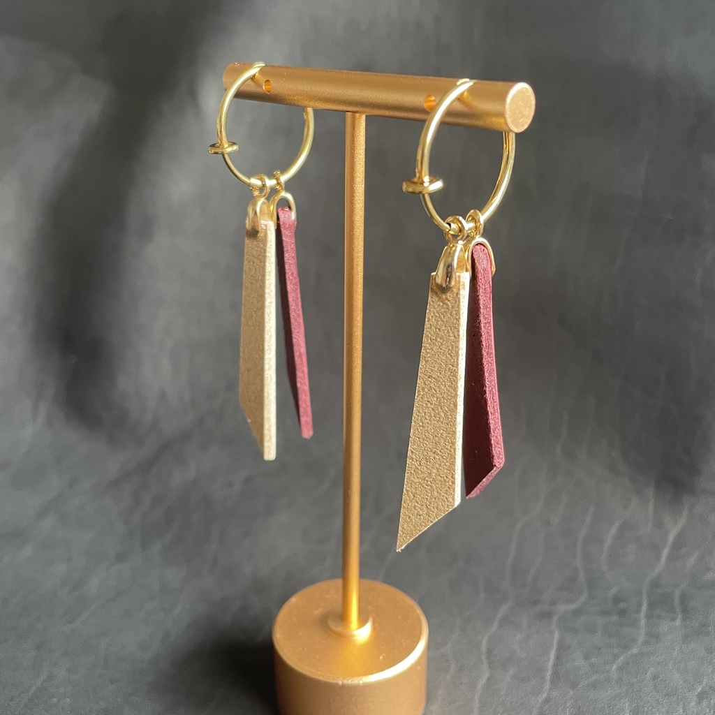 ぐるぐる回るいたずらっ子の耳飾り【イヤリング】【メッキゴールド】