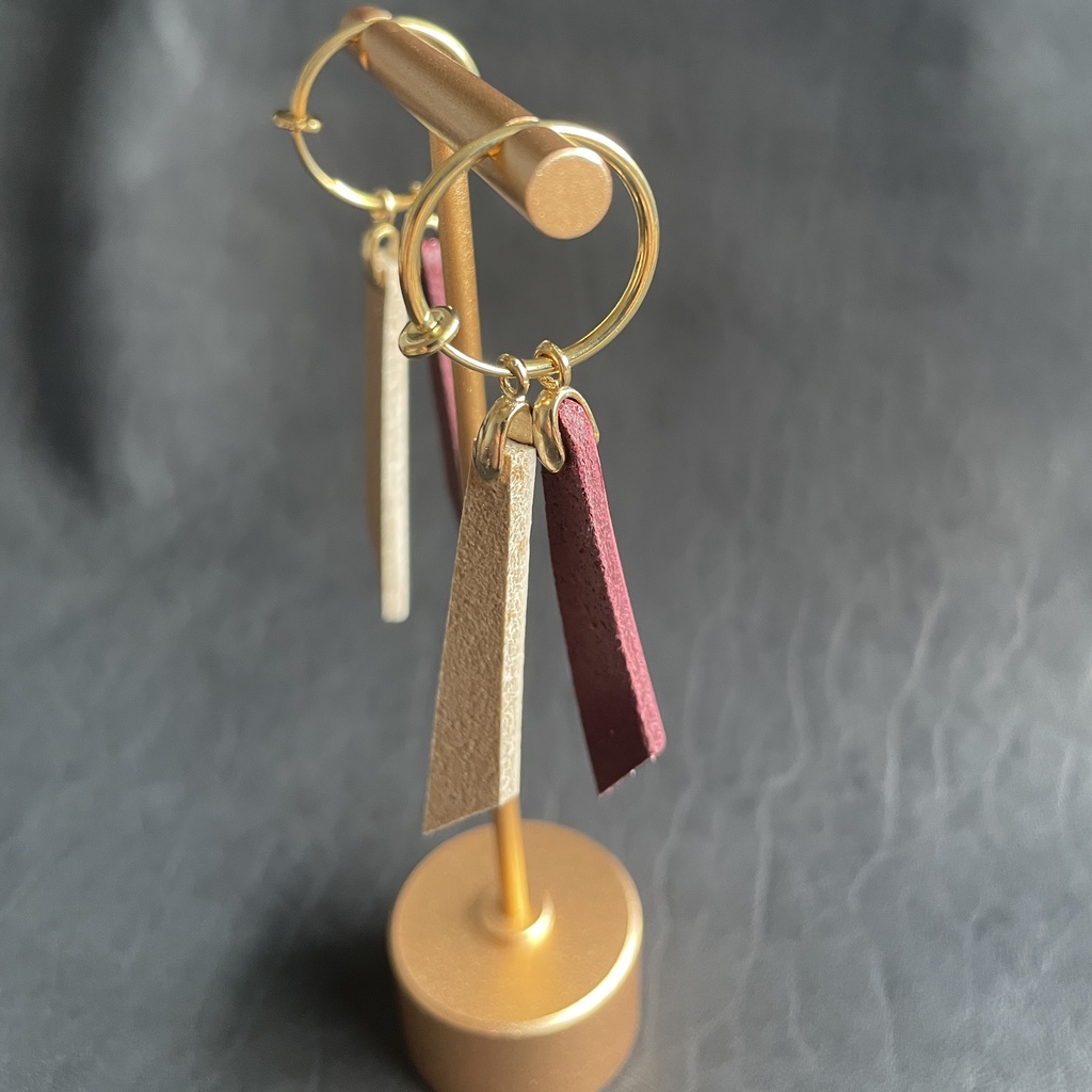 ぐるぐる回るいたずらっ子の耳飾り【イヤリング】【メッキゴールド】