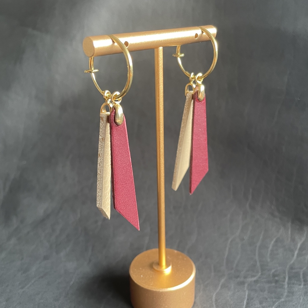 ぐるぐる回るいたずらっ子の耳飾り【イヤリング】【メッキゴールド】