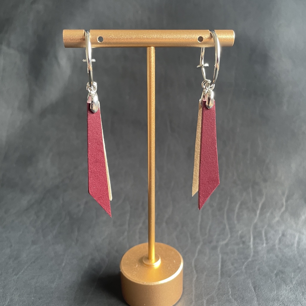 ぐるぐる回るいたずらっ子の耳飾り【イヤリング】【メッキシルバー】