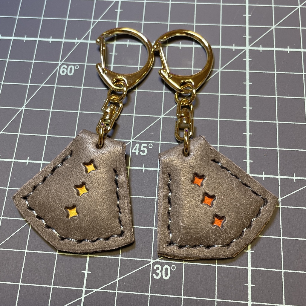 ケープ型キーホルダー