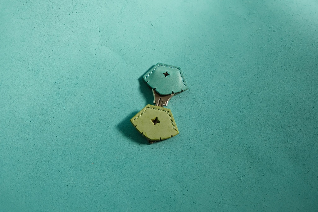 ケープ型キーヘッドカバー