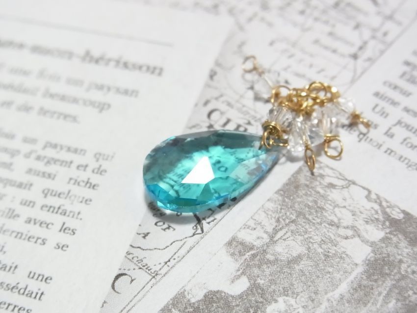 コナン君&新一君イメージ ブルーのガラスストーンチャーム