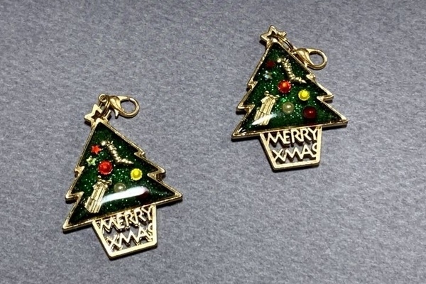 クリスマスツリー 赤安