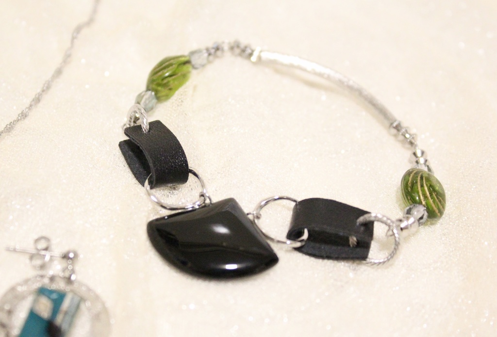 稲葉江イメージアクセサリー