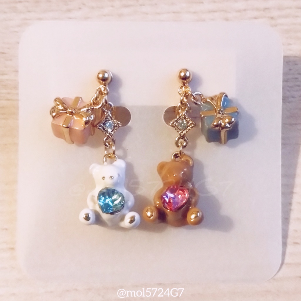 テディベアのプレゼント交換イヤーアクセ
