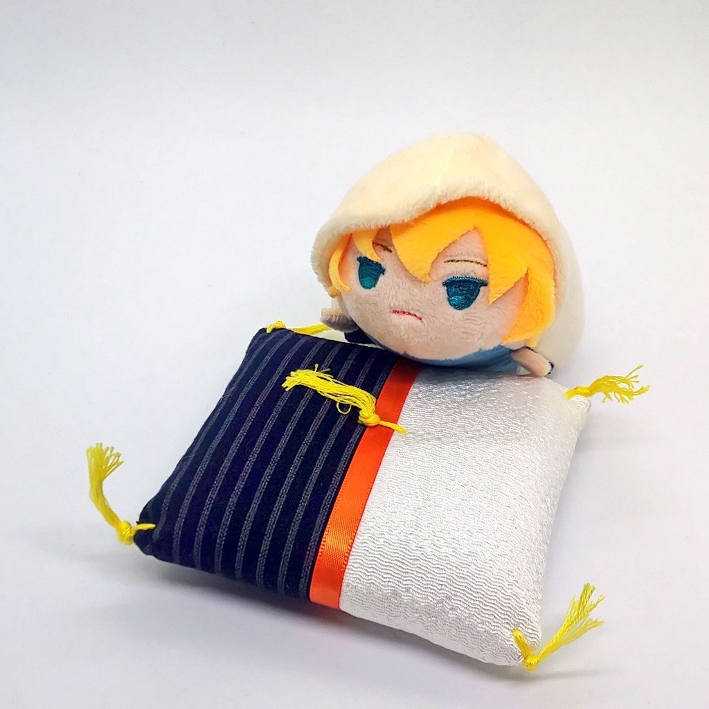 もちの座布団(通常サイズ）/山姥切（垂直）