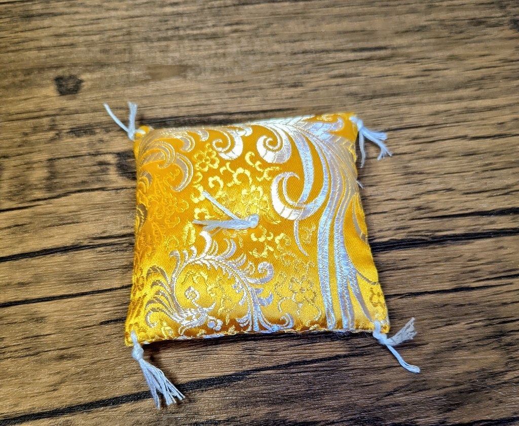 もちの座布団（通常サイズ）/治金丸