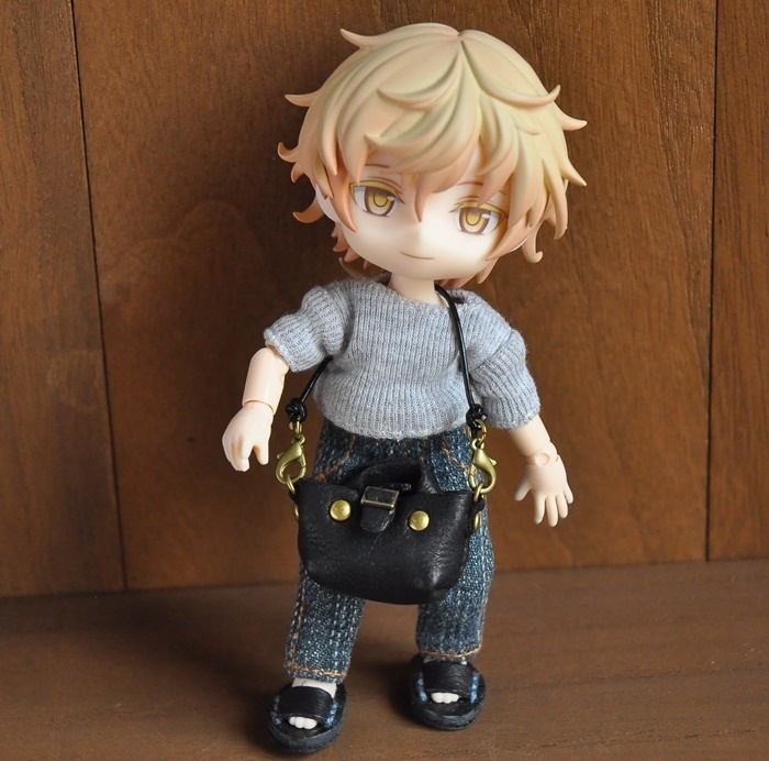 ミニチュア ブラックのレザー トートバッグ ショルダー ：オビツ ブライス ドール