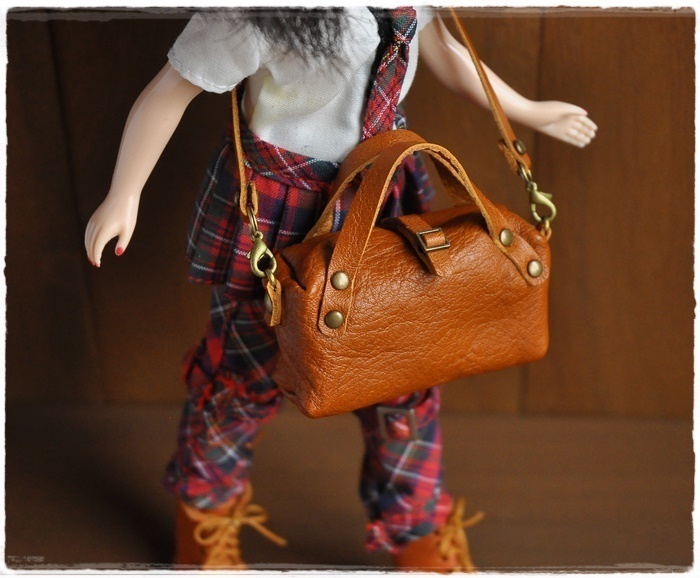 ①ミニチュア ブラウン レザー ボストンバッグ ショルダー オビツ ブライス ドール