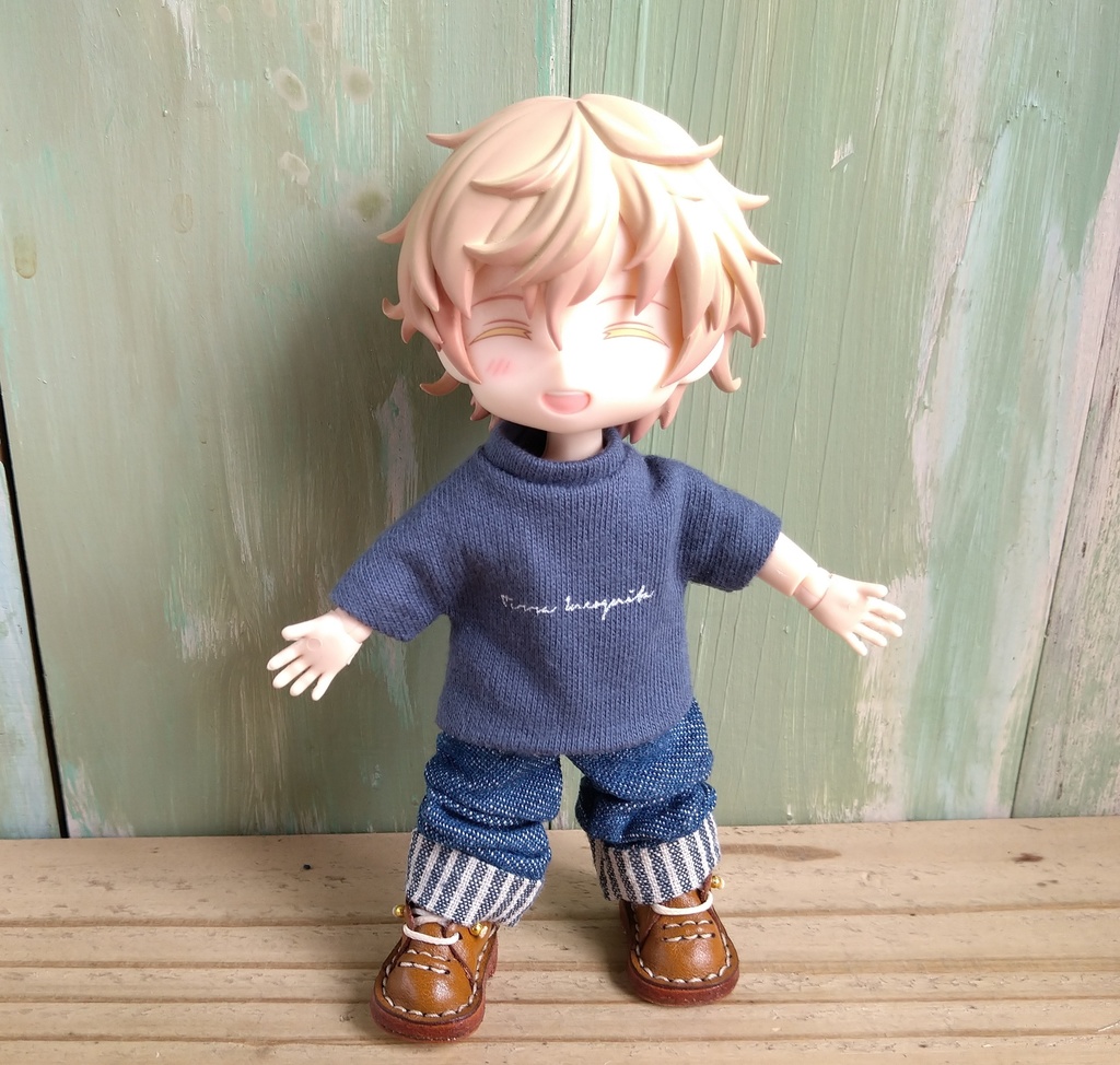 ハンドプリントロゴＴシャツ オビツろいど　ob11 ねんどろい ドール 服