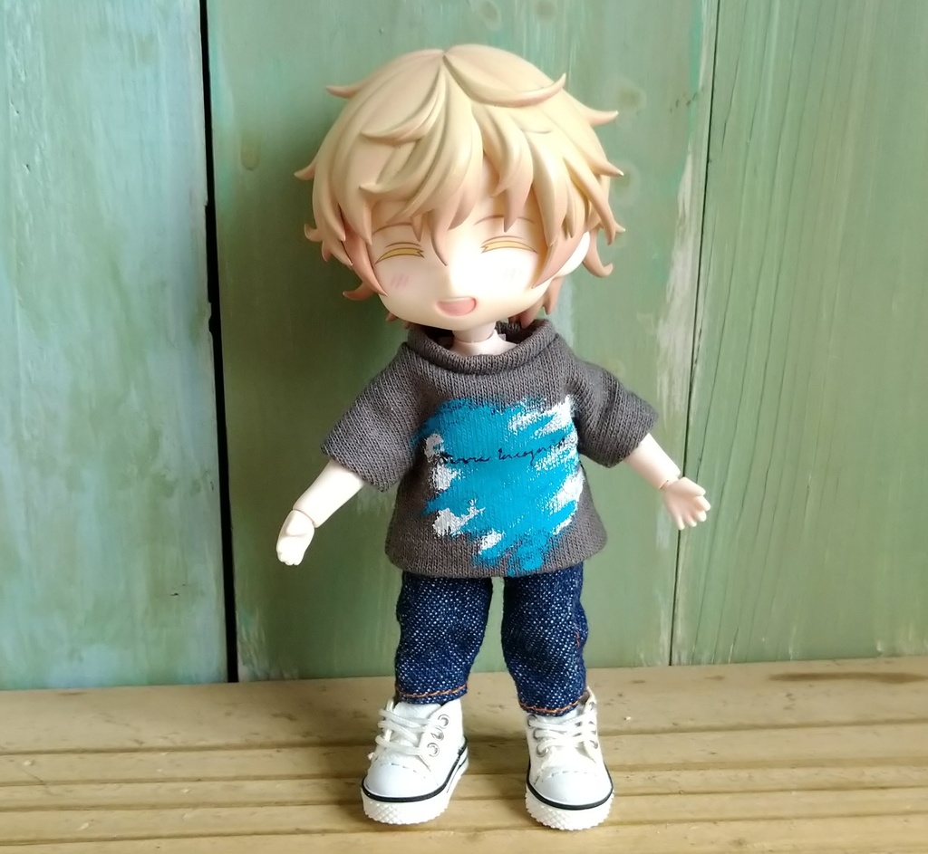 【一点もの/ かぶるタイプ 】 3色 ペンキ+ハンドプリントロゴ 天竺ニットTシャツ オビツろいど ob11 ねんどろいドール 服