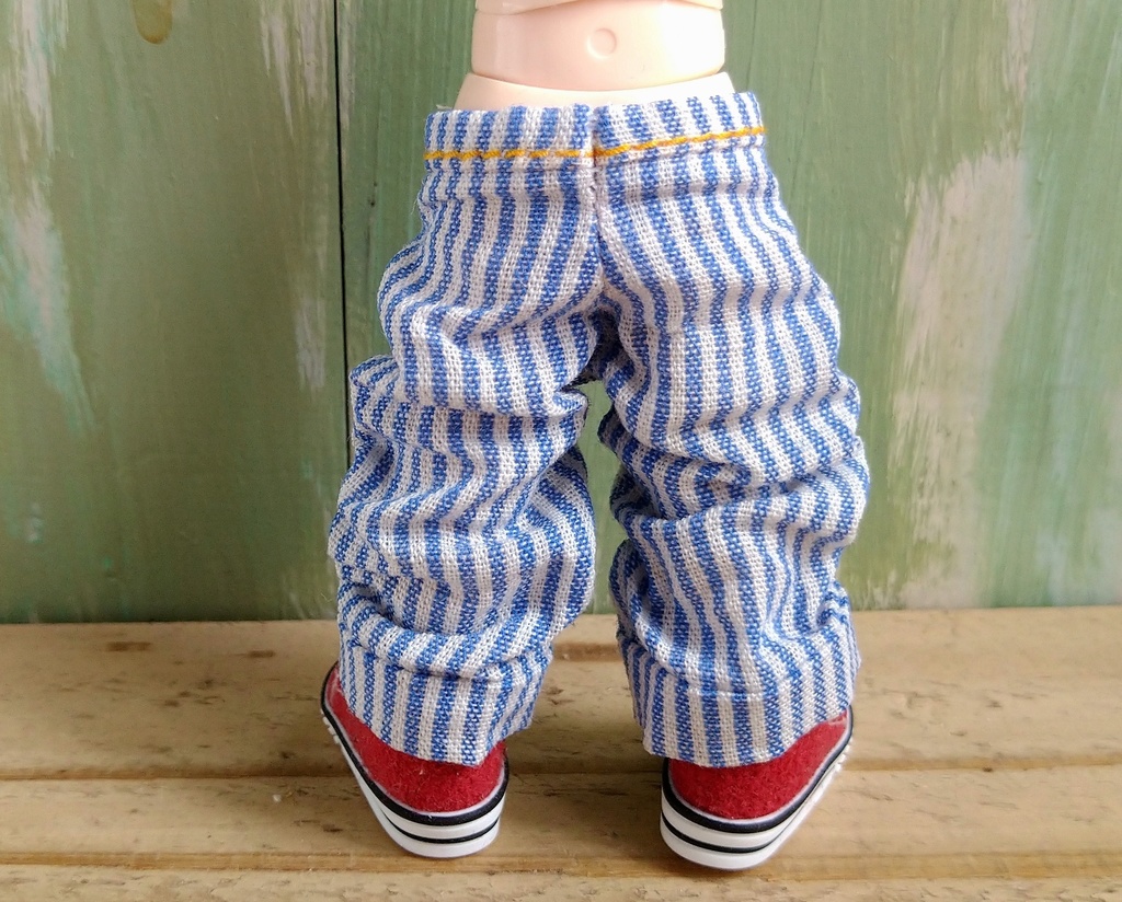 サックスブルー ストライプ コットンのルーズパンツ　服　オビツ１１ OB11