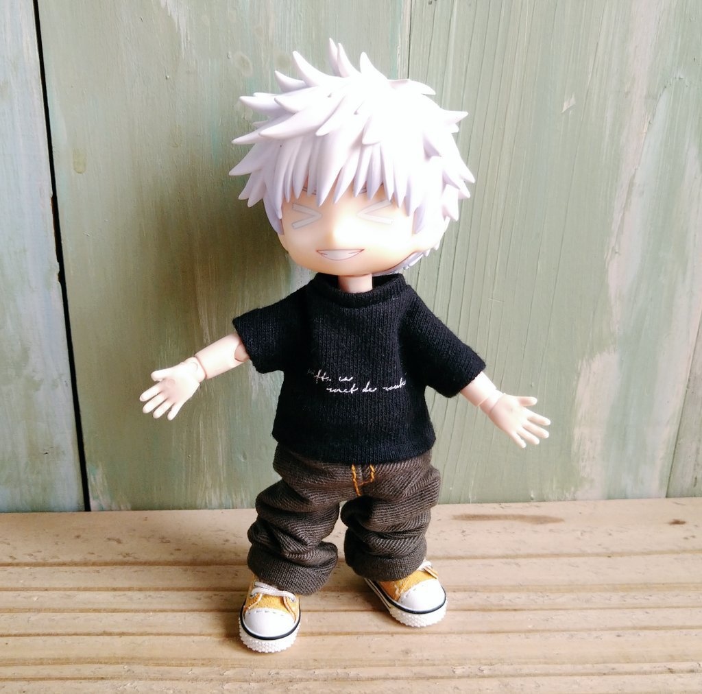 黒色 シルクスクリーンプリント(手刷り)のロゴTシャツ オビツろいど ob11 ねんどろい ドール 服