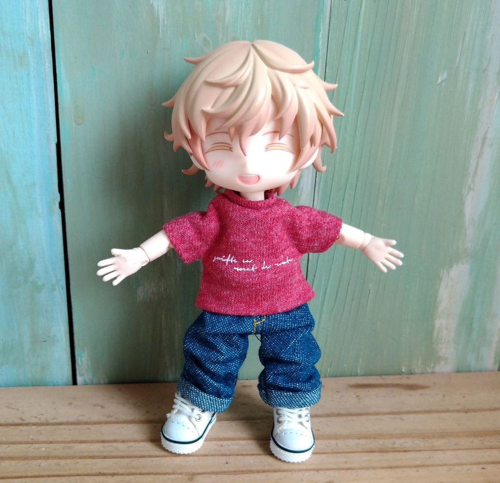 カーディナルレッド  シルクスクリーンプリント(手刷り)のロゴＴシャツ   オビツろいど　ob11 ねんどろい ドール 服