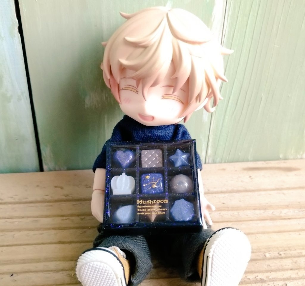1点限り おかしぼっくす チョコレート９個入り② 宇宙レジン チョコレートボックス