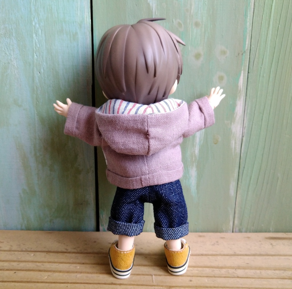 ダークネイビーのデニム  ロールアップハーフパンツ　服　ねんどろいど オビツ１１ OB11