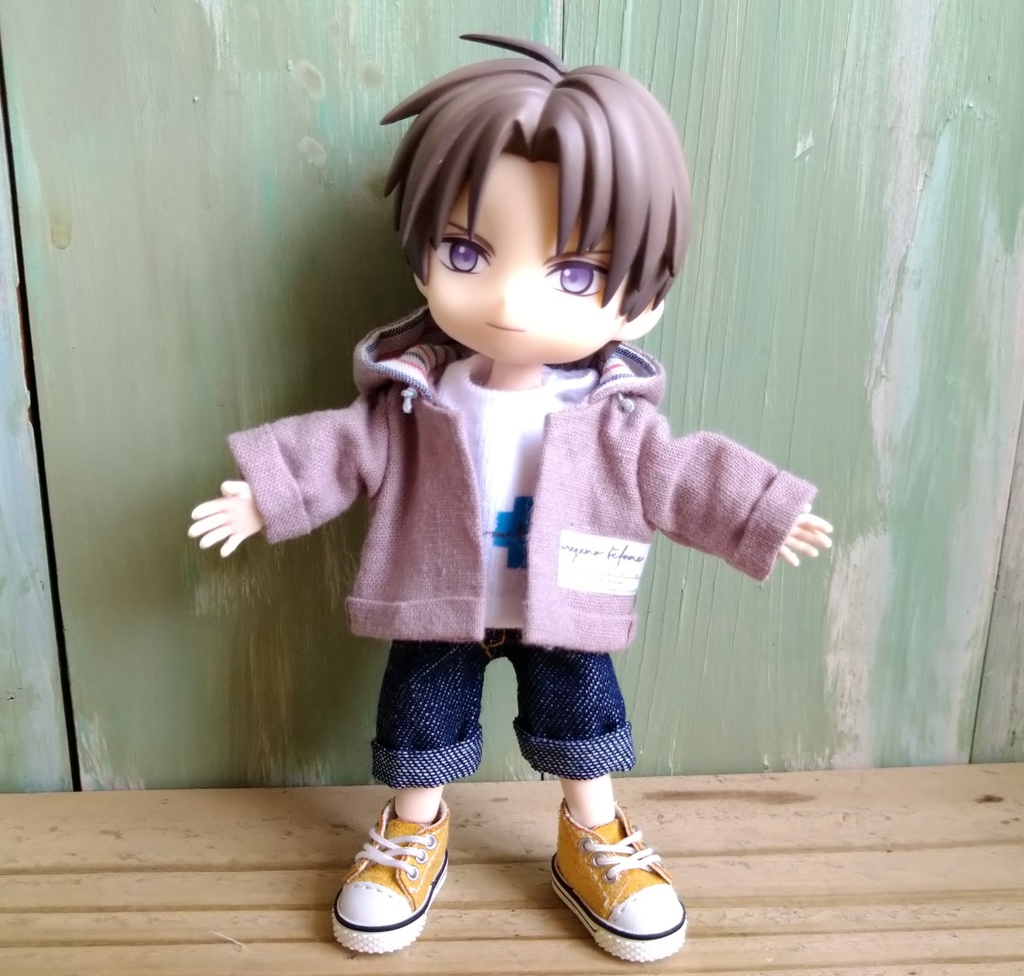 ダークネイビーのデニム  ロールアップハーフパンツ　服　ねんどろいど オビツ１１ OB11