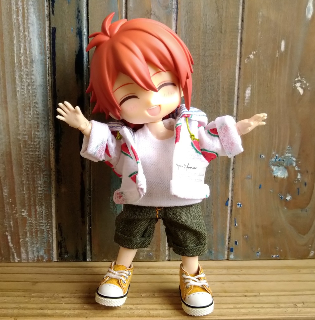 カーキ色リネン  ロールアップハーフパンツ　服　ねんどろいど オビツ１１ OB11