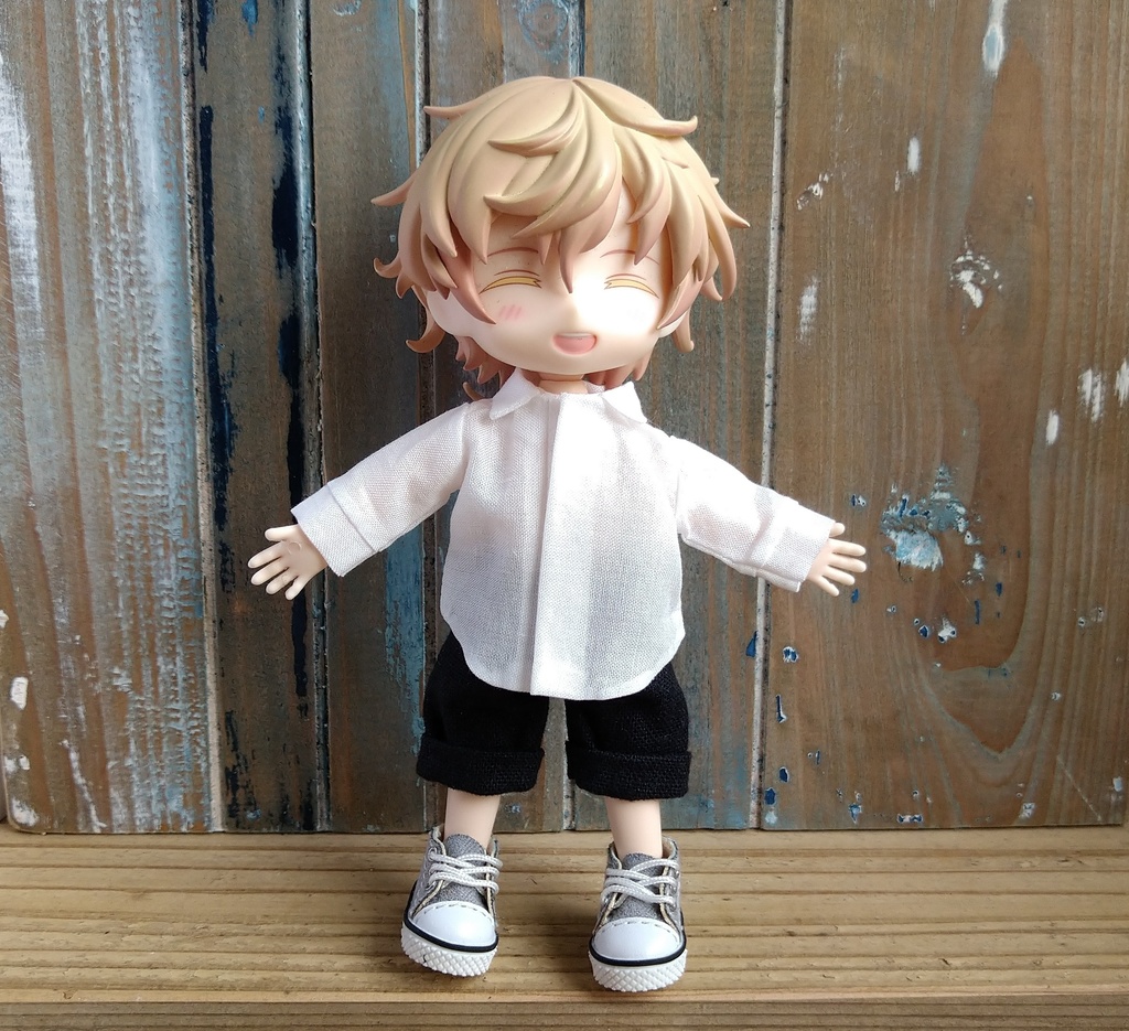 白シャツ Ｙシャツ   ホワイト オビツろいど　ob11 ねんどろい ドール 服