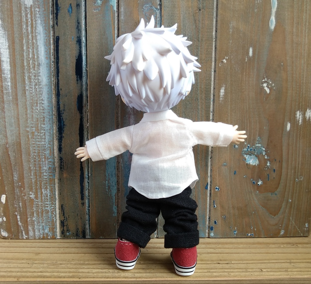 白シャツ Ｙシャツ   ホワイト オビツろいど　ob11 ねんどろい ドール 服