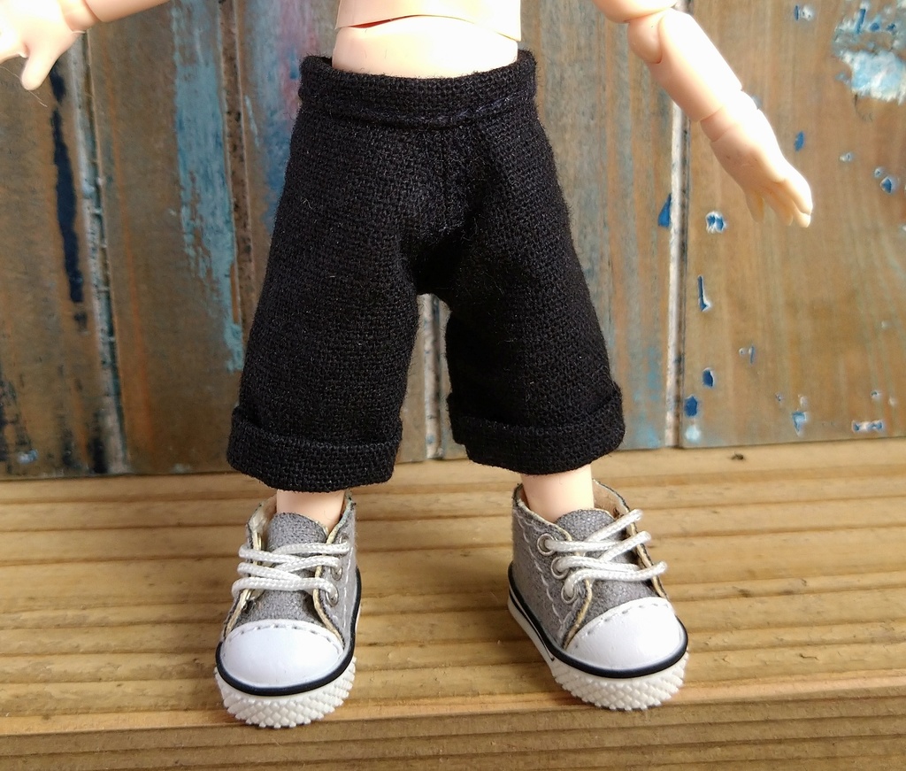 黒のハーフリネン  ロールアップハーフパンツ　服　ねんどろいどどーる  オビツ１１ OB11