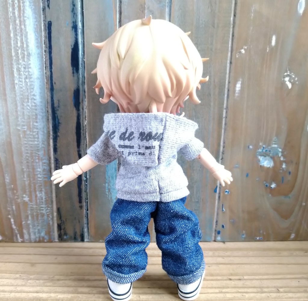 【ねんどろいどどーる、オビツろいど兼用】選べる4色 → 細めの半袖パーカー オビツ11 ねんどーる ねんどろいど どーる パーカー 服