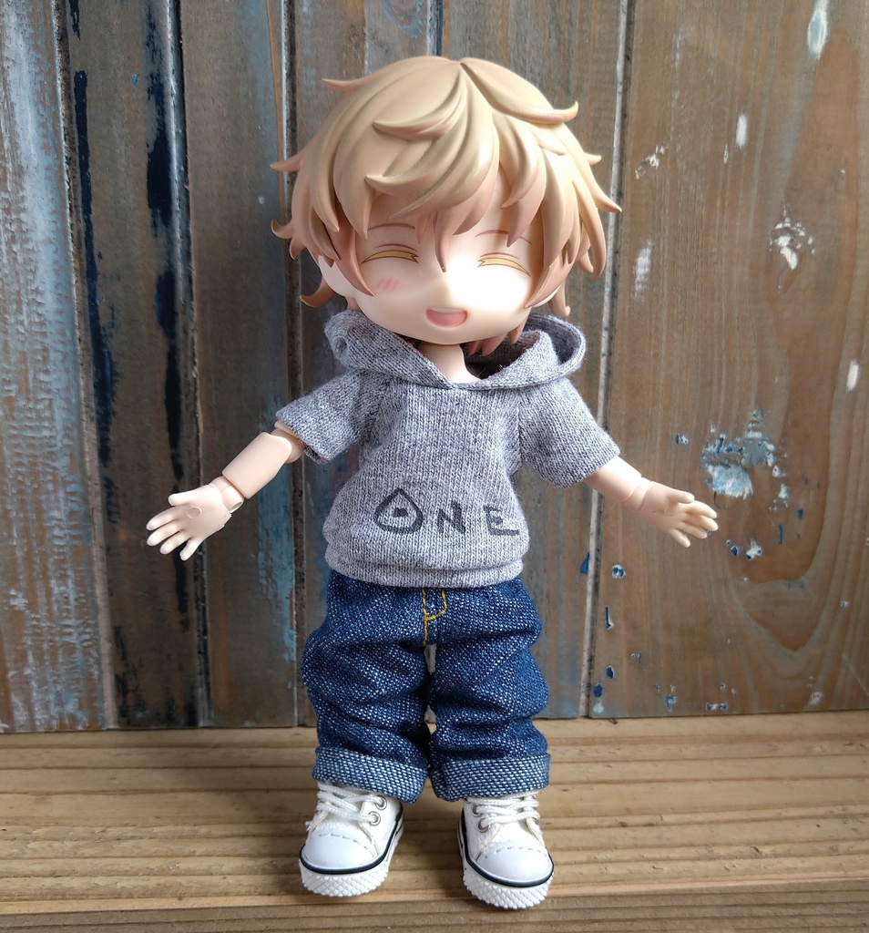 【ねんどろいどどーる、オビツろいど兼用】選べる4色 → 細めの半袖パーカー オビツ11 ねんどーる ねんどろいど どーる パーカー 服