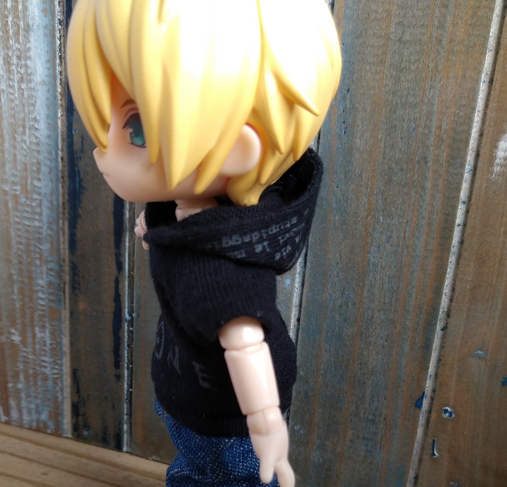 【ねんどろいどどーる、オビツろいど兼用】選べる4色 → 細めの半袖パーカー オビツ11 ねんどーる ねんどろいど どーる パーカー 服