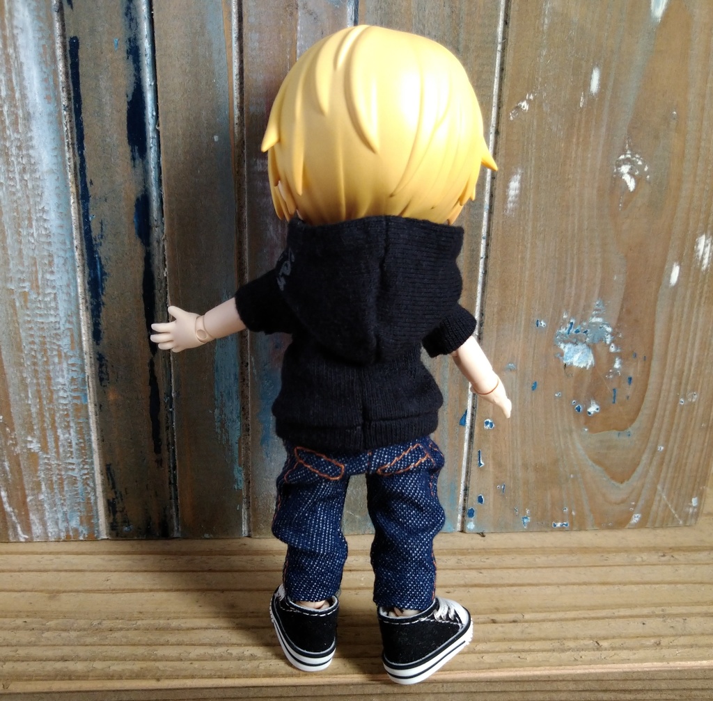 【ねんどろいどどーる、オビツろいど兼用】選べる4色 → 細めの半袖パーカー オビツ11 ねんどーる ねんどろいど どーる パーカー 服