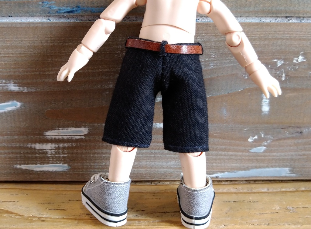 ベルト＋ ハーフパンツ  黒 ブラック　服　ねんどろいどどーる オビツ１１ OB11