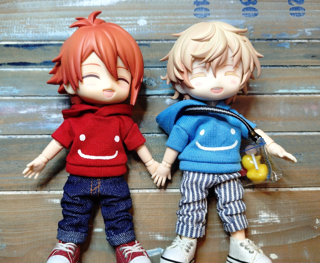 【ねんどろいどどーる、オビツろいど兼用】選べる3色 → 細めの半袖パーカー オビツ11 ねんどーる ねんどろいど どーる パーカー 服