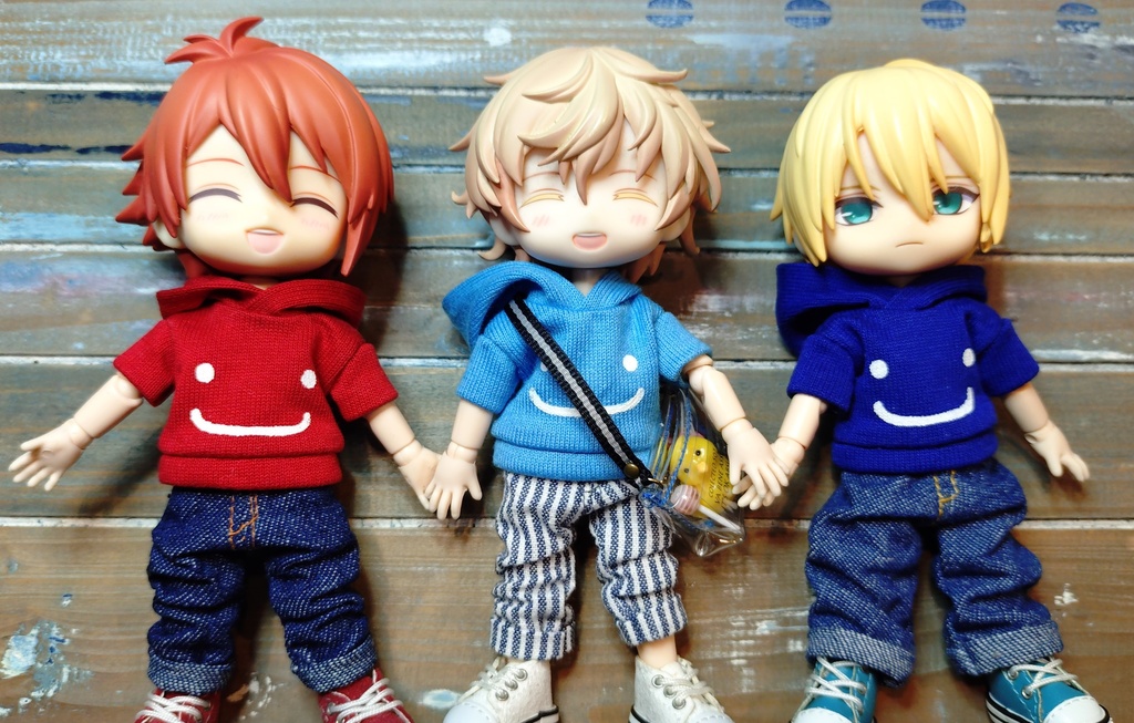 【ねんどろいどどーる、オビツろいど兼用】選べる３色 → 細めの半袖パーカー オビツ11 ねんどーる ねんどろいど どーる パーカー 服