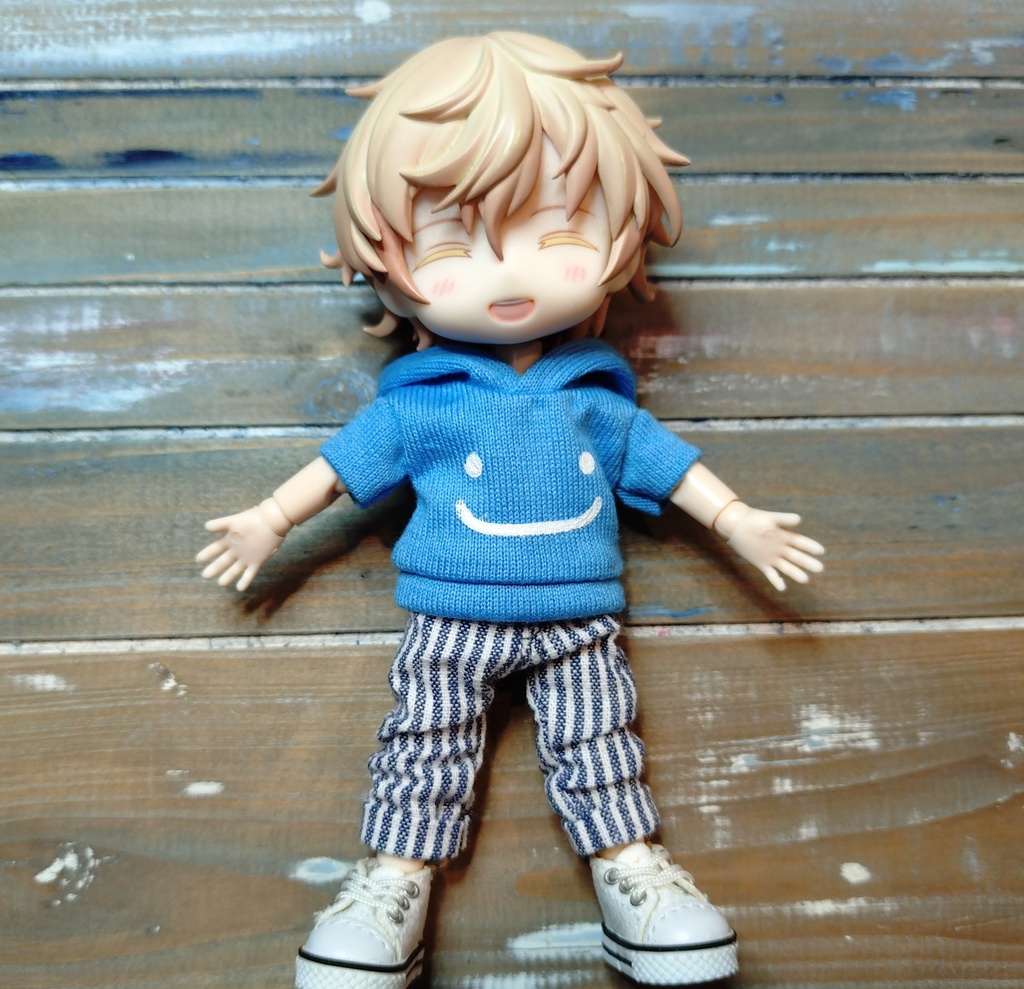 【ねんどろいどどーる、オビツろいど兼用】選べる3色 → 細めの半袖パーカー オビツ11 ねんどーる ねんどろいど どーる パーカー 服