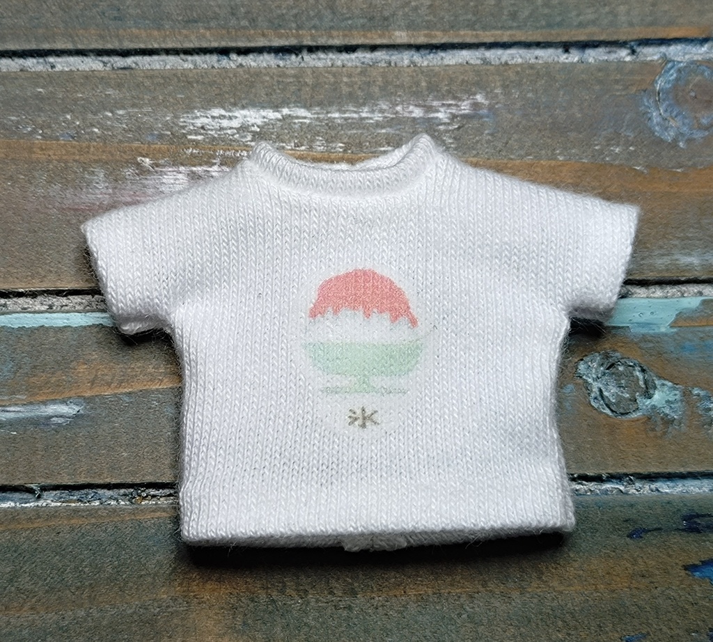 型紙改・アイロンプリントTシャツ💕  かき氷　白地のTシャツ ob11 ねんどろい オビツ ドール 服