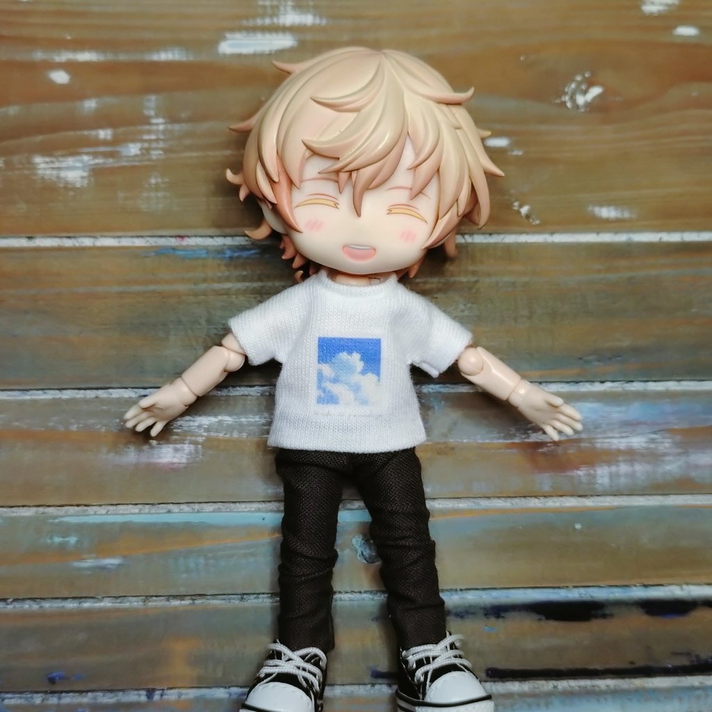 アイロンプリントTシャツ☁🟦 夏空 白地のTシャツ ob11 オビツ ねんどろいど ドール 服