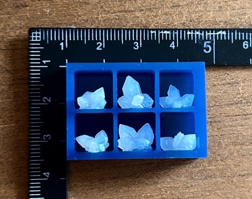1点限り 鉱石ぼっくす(ネイビー) ６個入り⑤宇宙レジン 鉱石ボックス